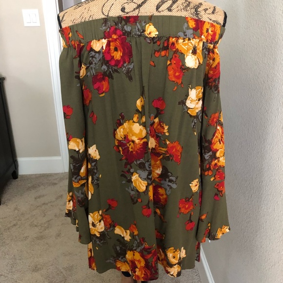 Anthropologie off the shoulder floral top - Picture 3 of 4